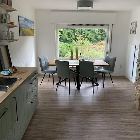 With 3 Bedrooms Prázdninový dům Rabenkirchen-Faulück